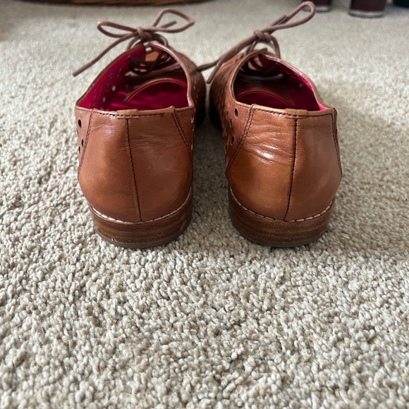 Kate Spade New York Luca Perforated Leather Oxfords – Women’s Size 9M - Picture 4 of 7